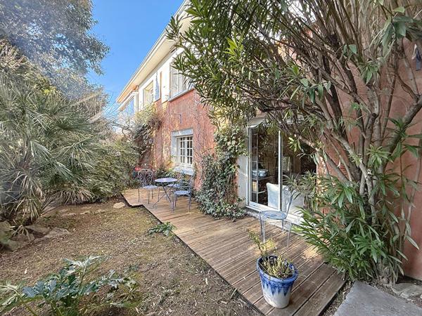 FONTLOZIER Maison atypique et charmante de 273 m² dont espace pro ou appartement indépendant