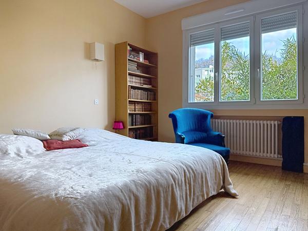 FONTLOZIER Maison atypique et charmante de 273 m² dont espace pro ou appartement indépendant