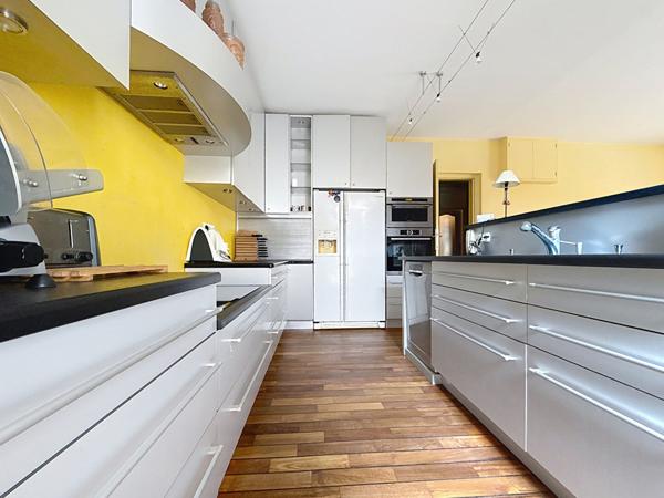 FONTLOZIER Maison atypique et charmante de 273 m² dont espace pro ou appartement indépendant