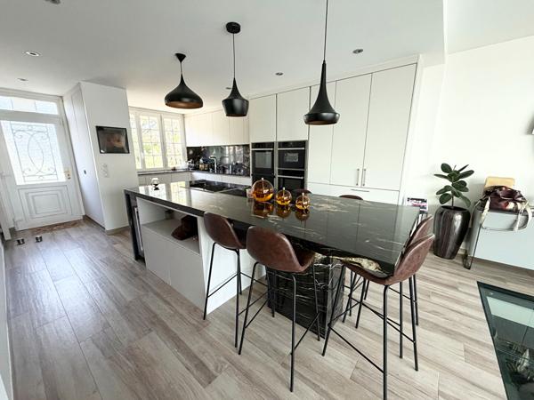 Maison familiale rénovée de 225 m2 - proche gare