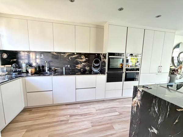 Maison familiale rénovée de 225 m2 - proche gare