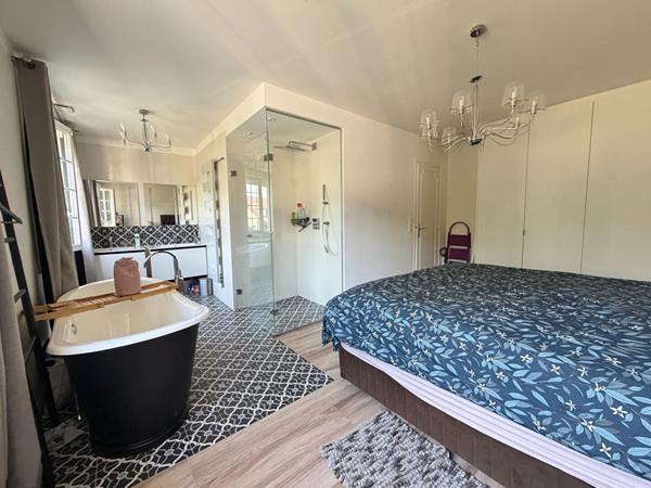 Maison familiale rénovée de 225 m2 - proche gare