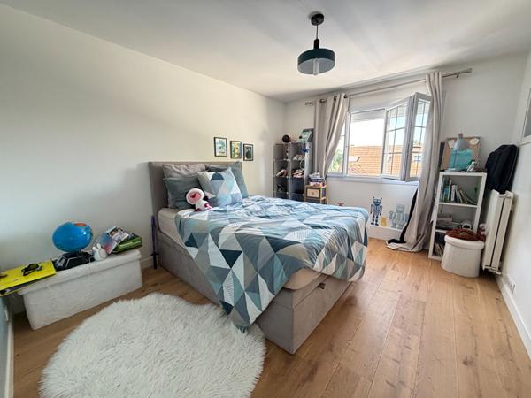 Maison familiale rénovée de 225 m2 - proche gare