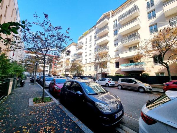 STUDIO MEUBLE INVESTISSEMENT LOCATIF METRO L11 à Rosny sous Bois Perrier