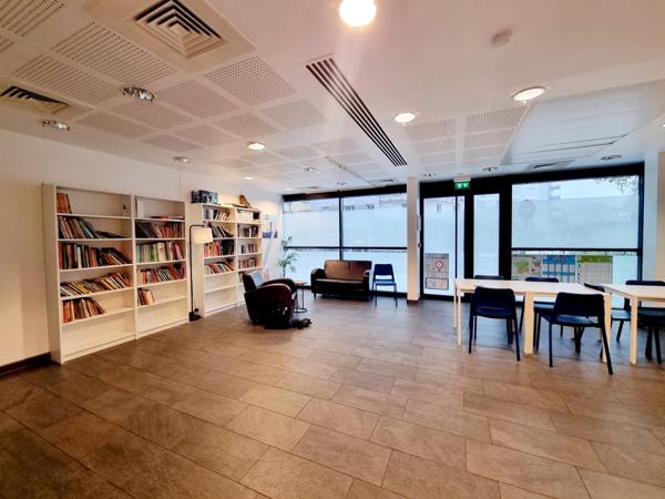 STUDIO MEUBLE INVESTISSEMENT LOCATIF METRO L11 à Rosny sous Bois Perrier