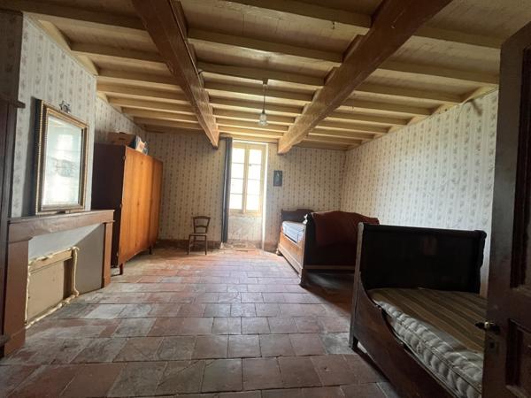 Mauvezin (32120) Ancien Corps de Ferme Gersois à Rénover – 130 m² Habitation + 550 m² Dépendances – Vue Pyrénées