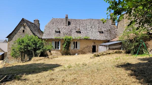 Maisons auvergnates (1 grande et 1 petite) avec terrain