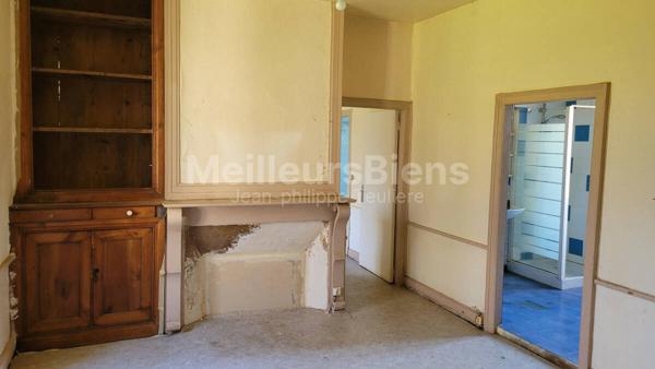 Maisons auvergnates (1 grande et 1 petite) avec terrain