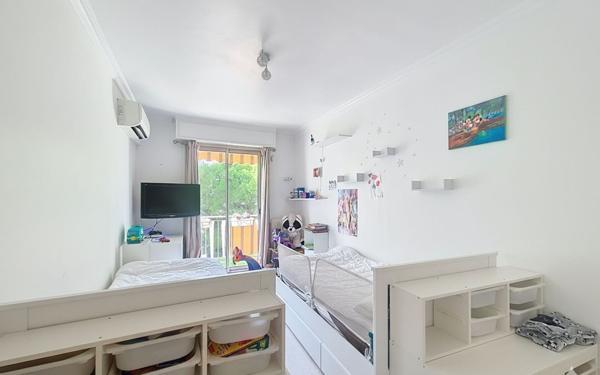 Appartement à vendre    4 pièces • 76,08 m2 Le Cannet