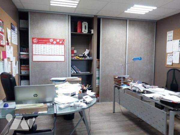 VILLAINES-LA-JUHEL (53), bâtiment en structure métallique, à usage professionnel, de plain-pied...