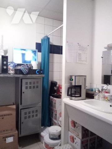 VILLAINES-LA-JUHEL (53), bâtiment en structure métallique, à usage professionnel, de plain-pied...