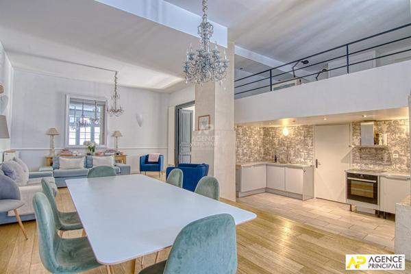 Versailles Saint-Louis Appartement 5 pièces 114 m² au sol (105 m² carrez) €1 150 000 ** - Référence 25560