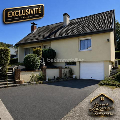 🫶 Coup de cœur 🫶

🌳Idéalement situé à Bogny-sur-Meuse, en plein cœur de la vallée et de nos belles forets ardennaise, découvrez ce superbe pavillon dont la somme totale de la rénovation dépasse les 60 000 euros ! 🌳

♦️Au rez de chaussé :

. Entrée
. Cuisine équipée
. Séjour donnant sur la terrasse
. Salle de bain
. Wc
. 3 chambres

♦️A l'étage :

. 3 chambres
. Une salle de douche

♦️En rez de jardin :

. Un vaste sous sol/garage

👉🏿 Travaux effectués / factures en atteste :

. Changement fenêtres, portes, volets roulants, porte garage motorisée ( 15 000 euros ) 
. Isolation par l'extérieur , sous sol et rampants ( 20 000 euros )
. Chauffe eau thermodynamique ( 2300 euros ) 
. Chaudière a pellets ( 11 500 euros )
. VMC simple flux ( 1800 euros )
. Poêle a pellets ( 5300 euros ) 

👉🏿 Un pavillon qui nécessite néanmoins une touche de rafraichissement pour un cocon à votre image