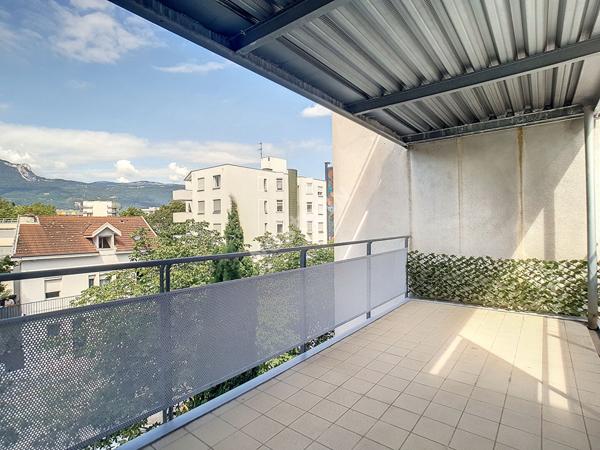 A VENDRE - Appartement 3 pièces à vendre à Grenoble - Calme et Lumineux