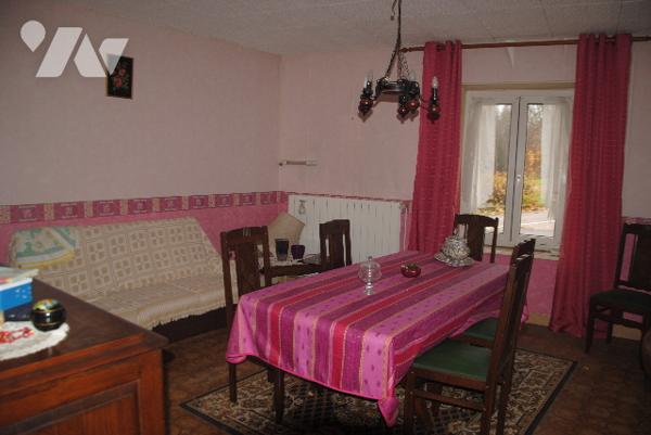 Maison à rénover indépend sur 3 nvx de 3 p., cuisine, douche, grenier, remise, jardin séparé, c/c HS