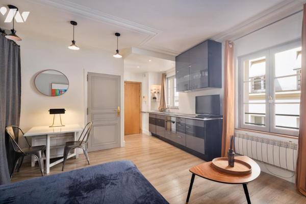 PARIS 8ᵉ – RUE ROYALE – STUDIO DE PRESTIGE AVEC CAVE – ADRESSE D’EXCEPTION