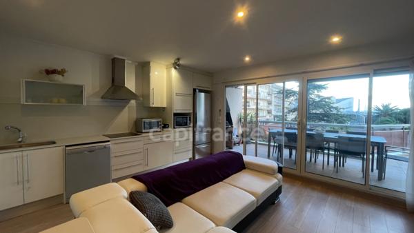 Appartement à vendre 2 pièces SAINT CYPRIEN PLAGE (66)avec grande terrasse vue mer et montagne /place de stationnement– Port / Plage à pied !