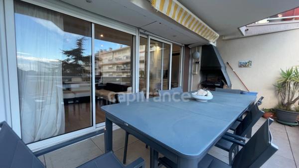 Appartement à vendre 2 pièces SAINT CYPRIEN PLAGE (66)avec grande terrasse vue mer et montagne /place de stationnement– Port / Plage à pied !
