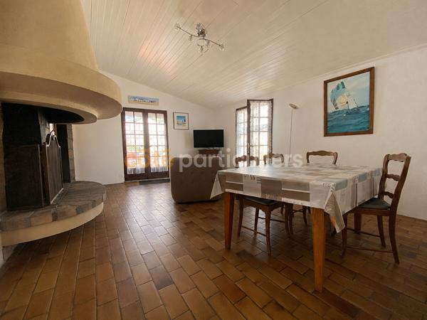 Vente
                Maison85,66 m² - 4 Pièces -
                    L AIGUILLON LA PRESQU ILE (85460)