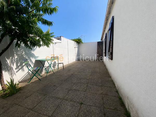 Vente
                Maison85,66 m² - 4 Pièces -
                    L AIGUILLON LA PRESQU ILE (85460)