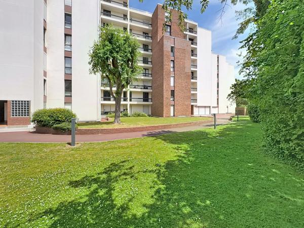 A 100m de la Catho Type 3 avec balcon et parking