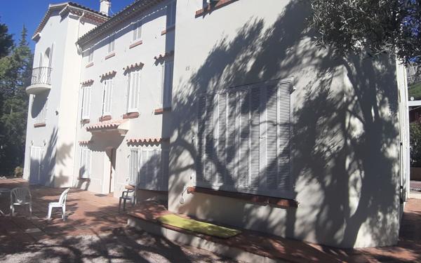 Maison à vendre    9 pièces •  Toulon