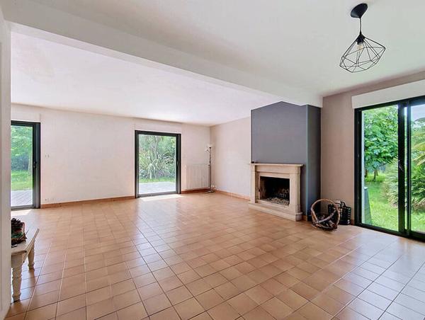 Maison 10 pièces - 44350 Saint-Molf