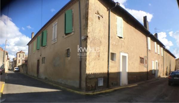 Maison de ville de 403 m² à vendre en plein coeur de Mirande