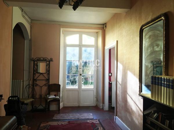 Maison de ville de 403 m² à vendre en plein coeur de Mirande