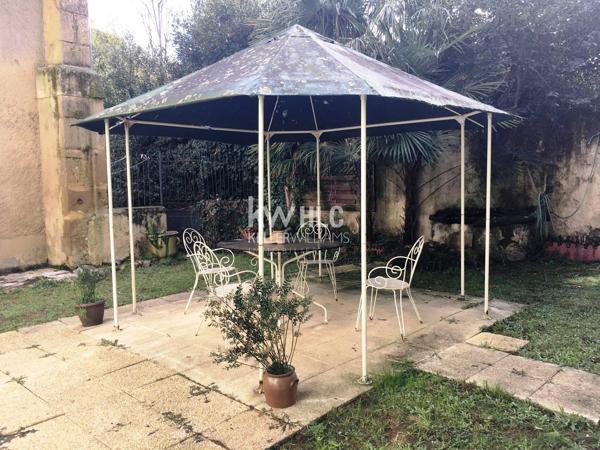 Maison de ville de 403 m² à vendre en plein coeur de Mirande