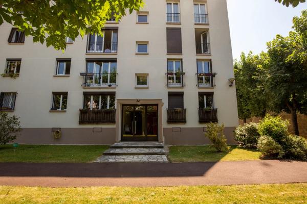 EXCLUSIVITE APPARTEMENT 3 PIECES PARIS 17ème Métro BROCHANT/GUY MOQUET  CAVE & PARKING