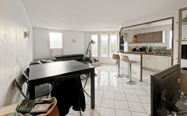 Appartement à vendre    2 pièces • 47 m2 Cergy