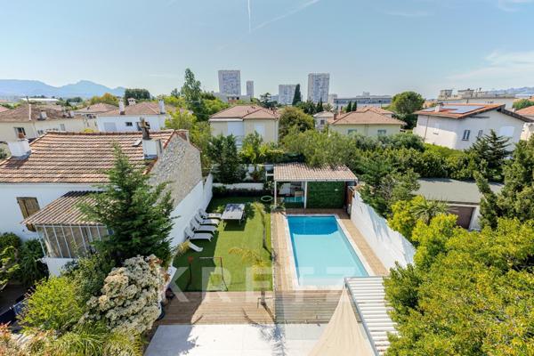 Marseille 9e - Hôtel particulier, rénové et contemporain, avec jardin et piscine