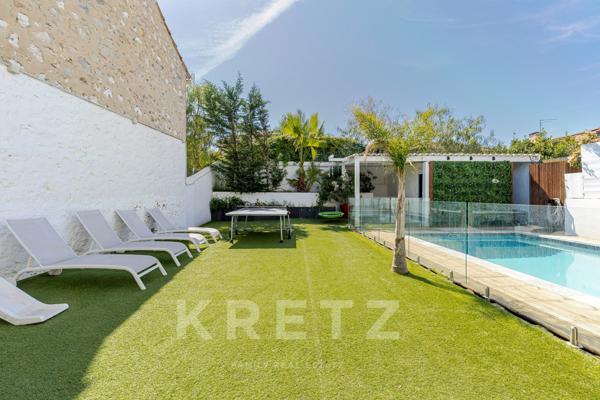 Marseille 9e - Hôtel particulier, rénové et contemporain, avec jardin et piscine