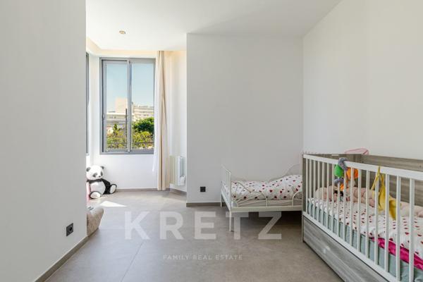 Marseille 9e - Hôtel particulier, rénové et contemporain, avec jardin et piscine