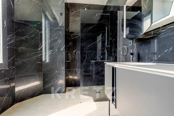 Marseille 9e - Hôtel particulier, rénové et contemporain, avec jardin et piscine