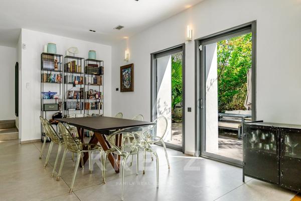 Marseille 9e - Hôtel particulier, rénové et contemporain, avec jardin et piscine