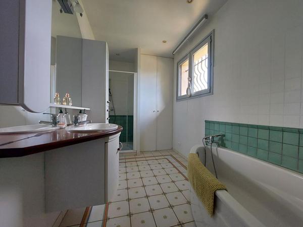 Maison Montceau Les Mines 7 pièce(s) 187 m2