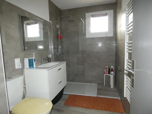 Villa R+1 100M² ENTIEREMENT RENOVEE 4 CHAMBRES SUR TERRAIN ARBORE