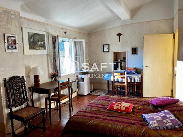 Maison de village en pierre, le charme provençal