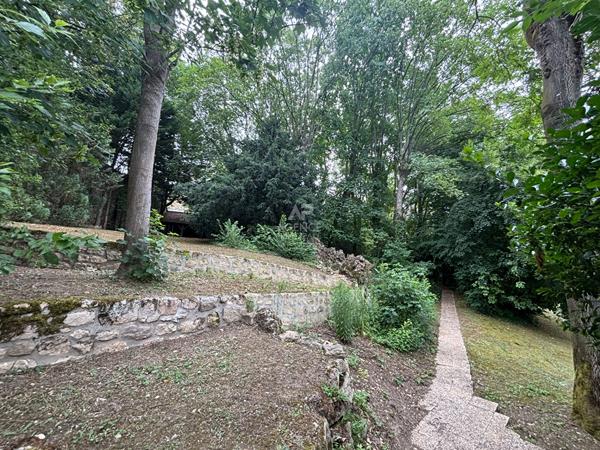 Maison d'Exception à Vendre à Pontoise - Secteur Tribunal 1 335 000 € **  - Référence  11266