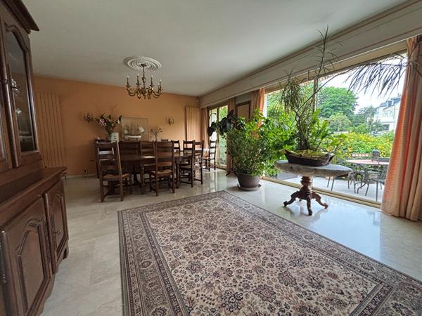 Maison d'Exception à Vendre à Pontoise - Secteur Tribunal 1 335 000 € **  - Référence  11266