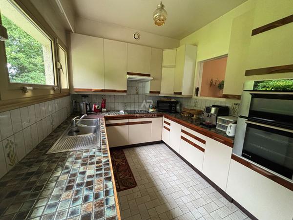 Maison d'Exception à Vendre à Pontoise - Secteur Tribunal 1 335 000 € **  - Référence  11266