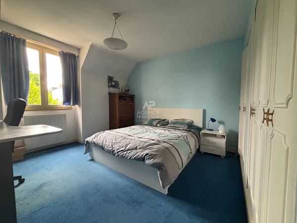Maison d'Exception à Vendre à Pontoise - Secteur Tribunal 1 335 000 € **  - Référence  11266
