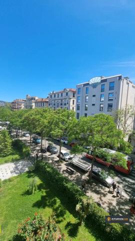 Vente                                                      Appartement
                        
                     3 pièces                      81 m2                     à Nice