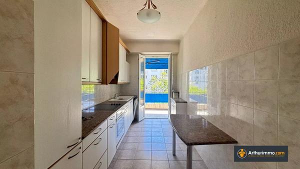 Vente                                                      Appartement
                        
                     3 pièces                      81 m2                     à Nice