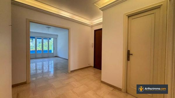 Vente                                                      Appartement
                        
                     3 pièces                      81 m2                     à Nice