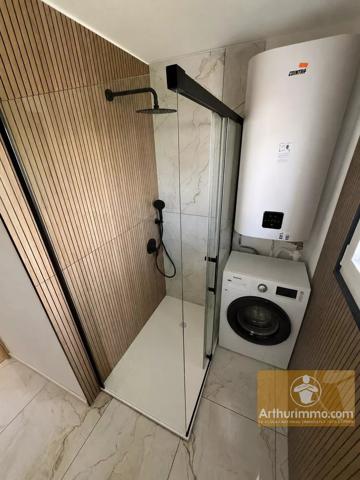 Vente                                                      Appartement
                        
                     3 pièces                      62 m2                     à Sète