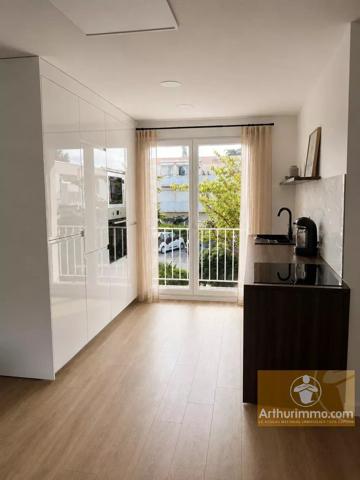 Vente                                                      Appartement
                        
                     3 pièces                      62 m2                     à Sète