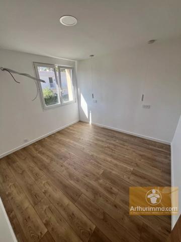 Vente                                                      Appartement
                        
                     3 pièces                      62 m2                     à Sète